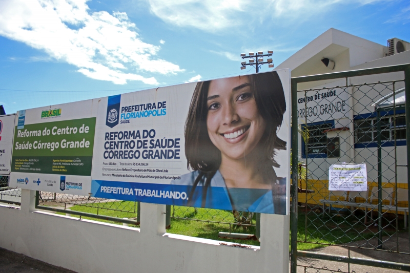 Prefeitura entrega obras de três centros de saúde
