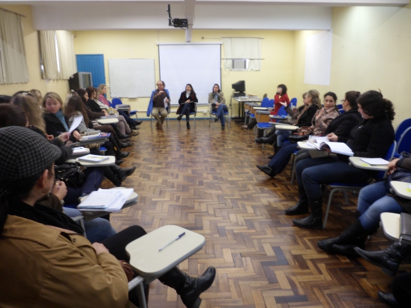 Educação promove encontro com escritores