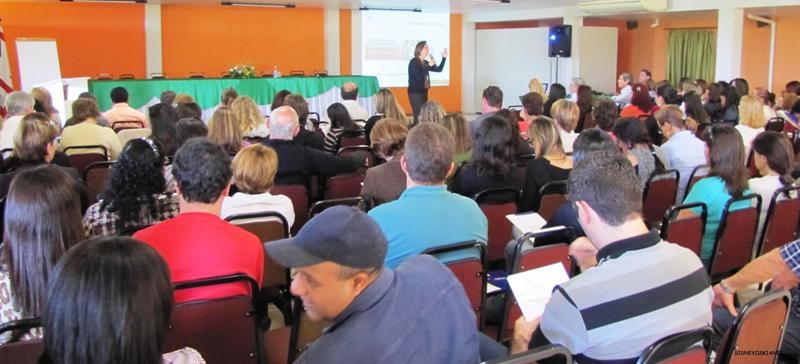 Professores e pais debatem a criação de conselhos 