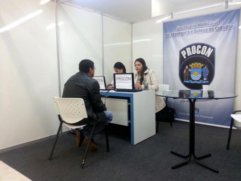 Procon de Florianópolis marca presença em evento do IFSC