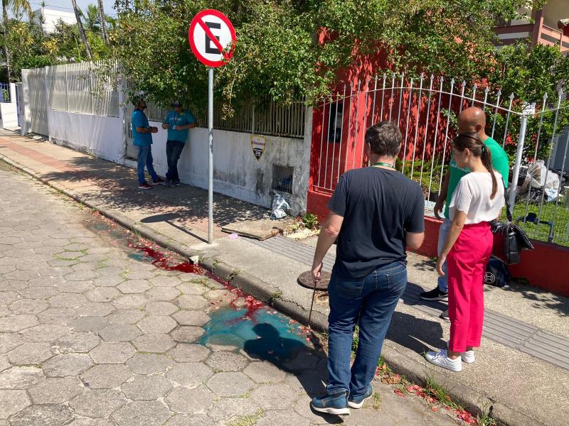 Blitz Sanear refaz lacre violado em tubulação e autua responsáveis na Capital