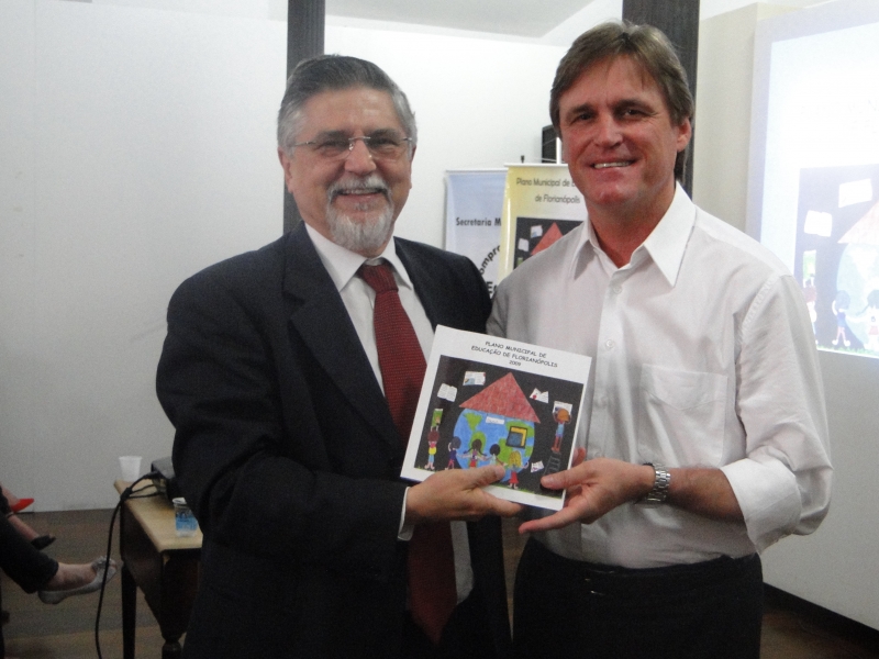 Prefeitura lança Plano Municipal de Educação 