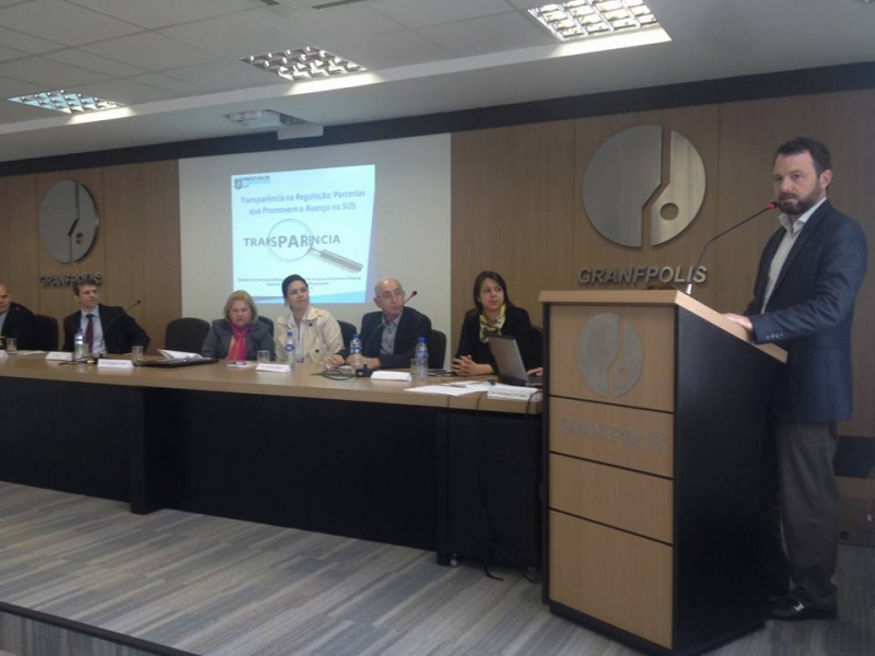 Seminário discute parcerias e transparência