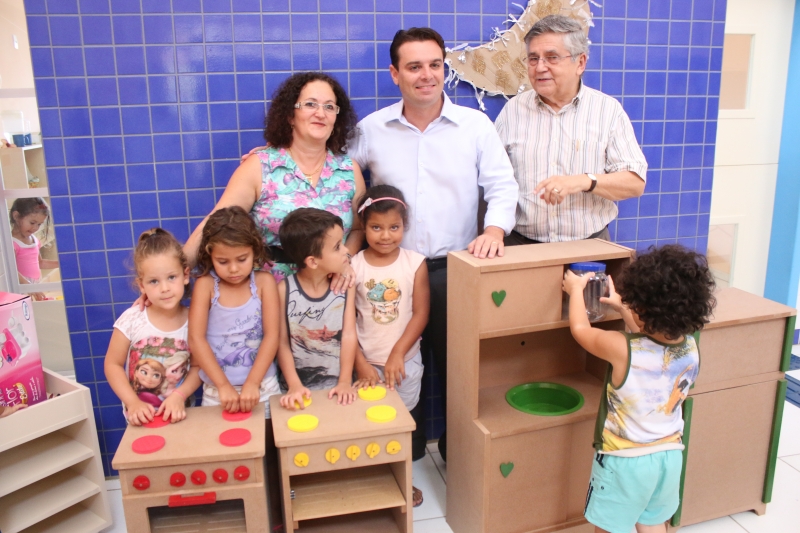 Educação entrega mais de 12 mil brinquedos