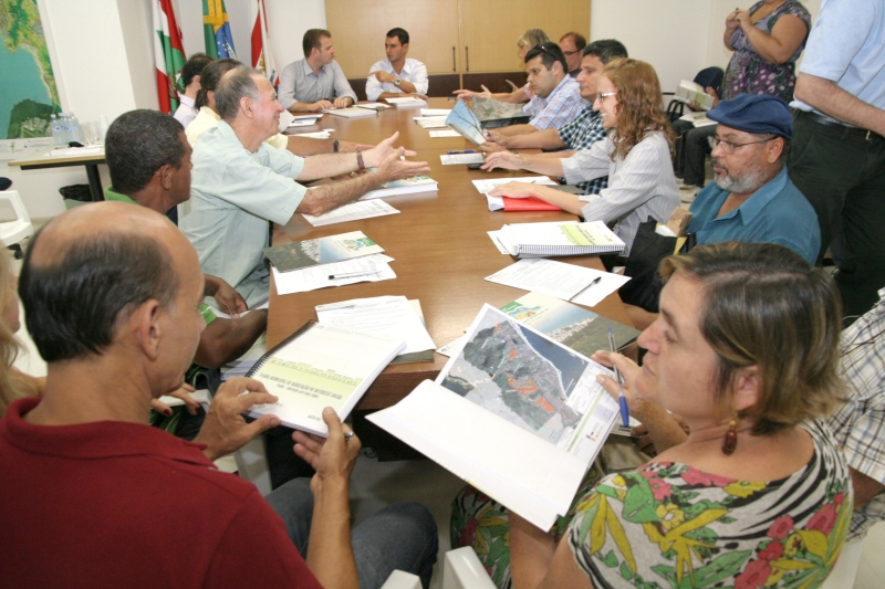 Novos conselheiros do CMHIS tomaram posse hoje