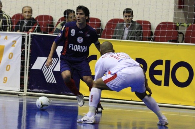 Clássico catarinense homenageia Alvinho