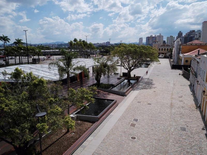 FEIRANTES GANHAM UM NOVO ESPAÇO NO CENTRO DE FLORIANÓPOLIS