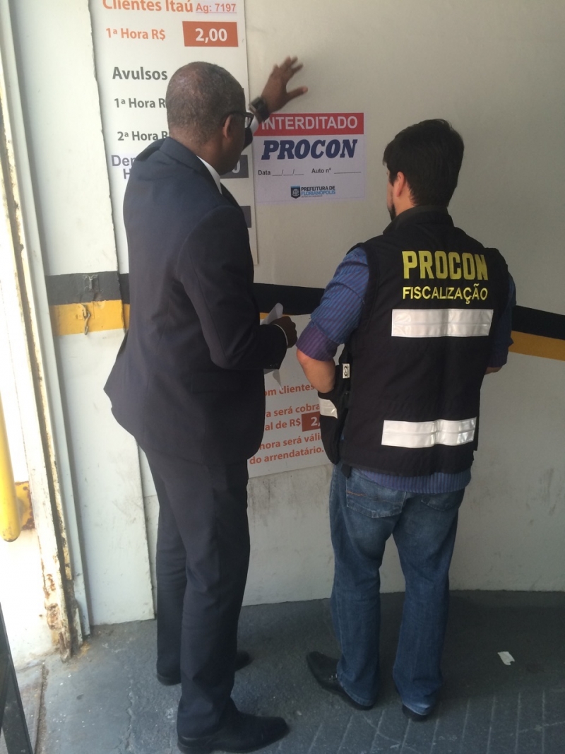 Procon da Capital interdita estacionamento