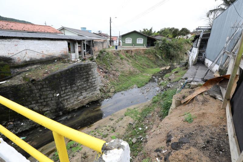 Prefeitura inicia reconstrução de ponte no Ratones