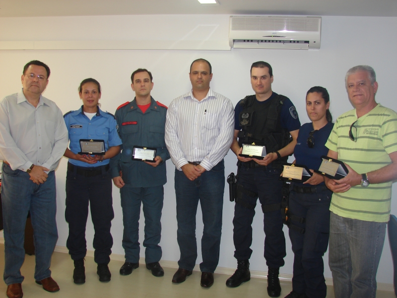 SMSDC entrega homenagem aos professores do I curso para servidores da segurança