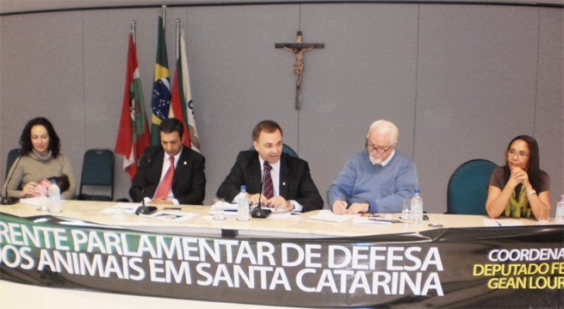 Lançada na capital a Frente Parlamentar em Defesa dos Animais 