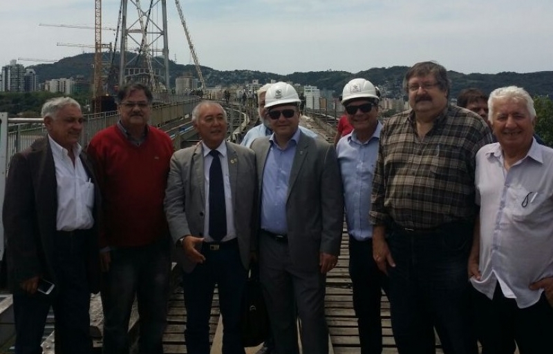 Secretário participa de visita à ponte Hercílio Luz