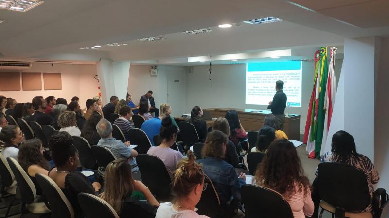 Controle Interno realiza reunião com técnicos que atuam com repasses para as Parcerias