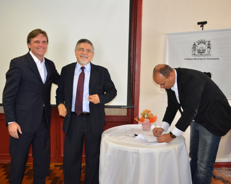 Parceria vai revitalizar escola em Florianópolis