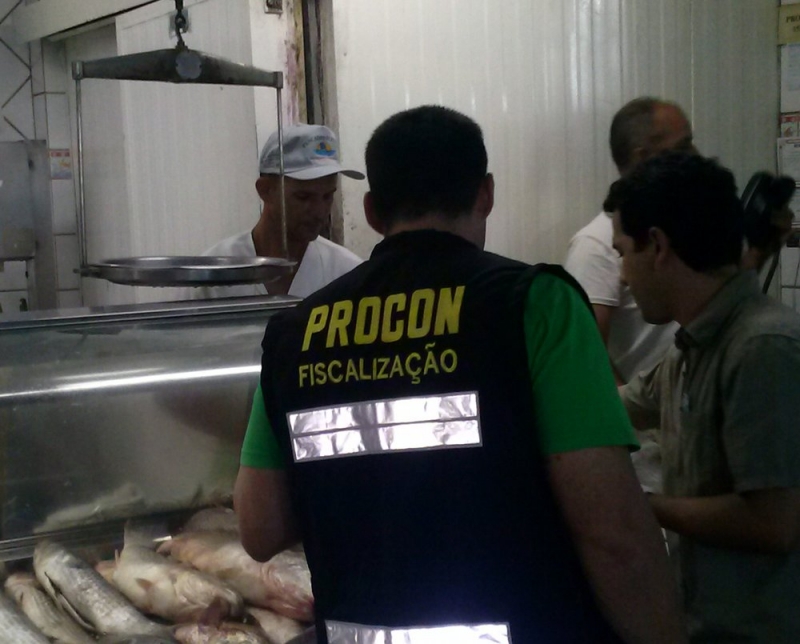 Força-tarefa fiscaliza DNA de peixes no comércio
