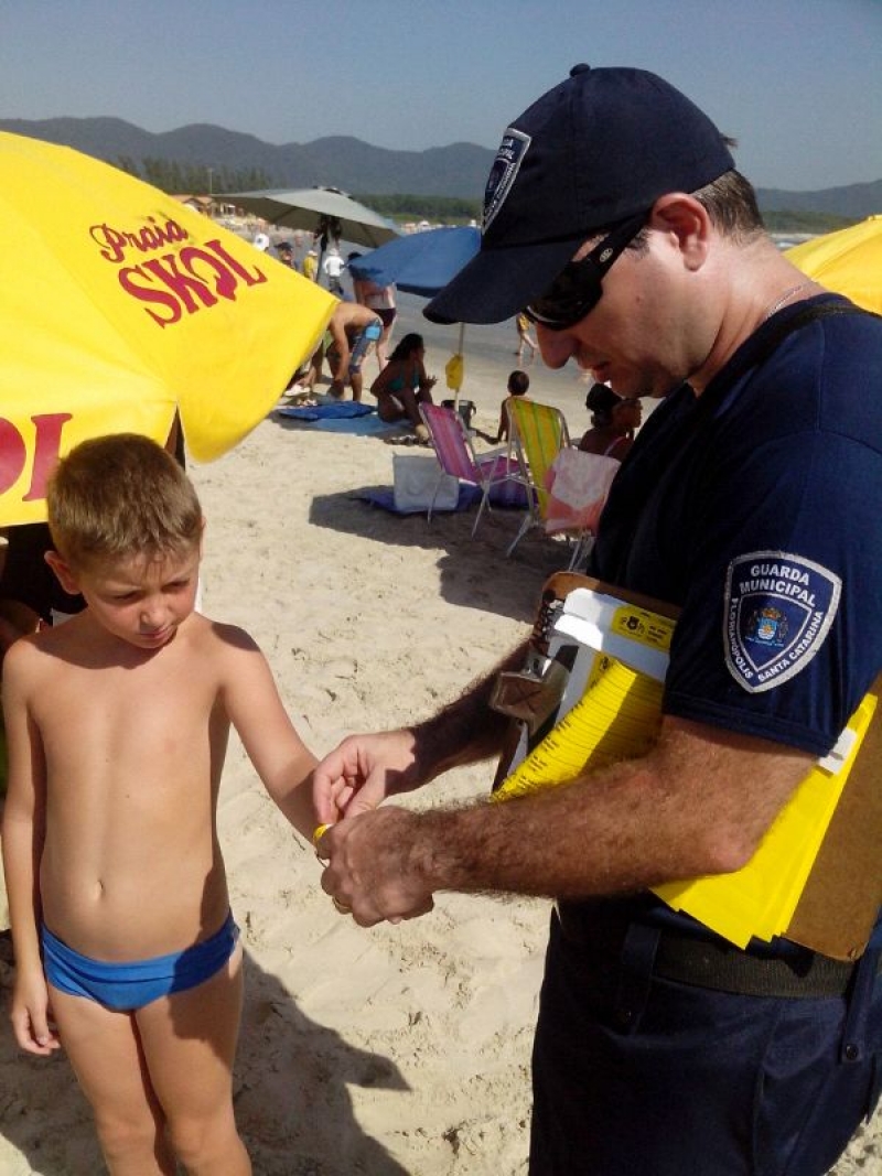 Pulseiras infantis chegam à Barra da Lagoa
