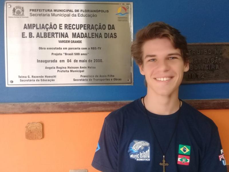 Estudante representará o estado em competição de robótica no Canadá