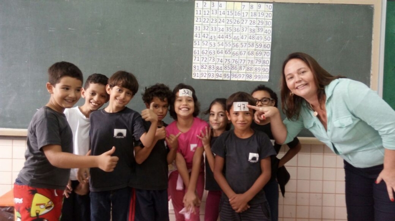Professora municipal inventa brincadeira e é selecionada para Festival Nacional de Matemática