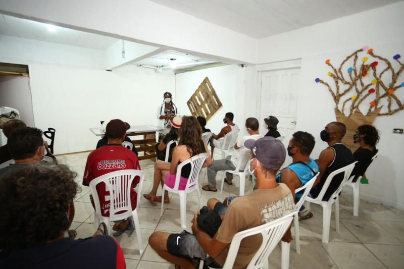 Mais de 30 pessoas em situação de rua começam a ter aulas pela EJA da Prefeitura de Florianópolis