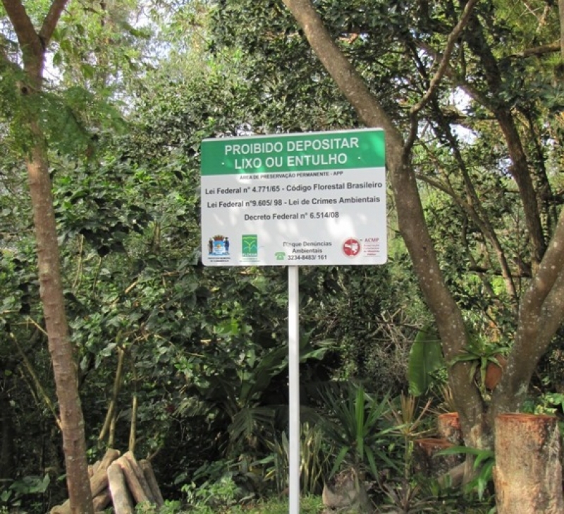 Placas educativas são colocadas pela Floram em Áreas de Preservação