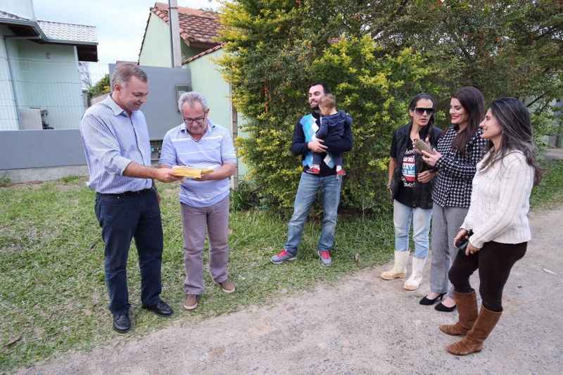 Prefeito assina ordem de serviço para pavimentação de vias do Campeche