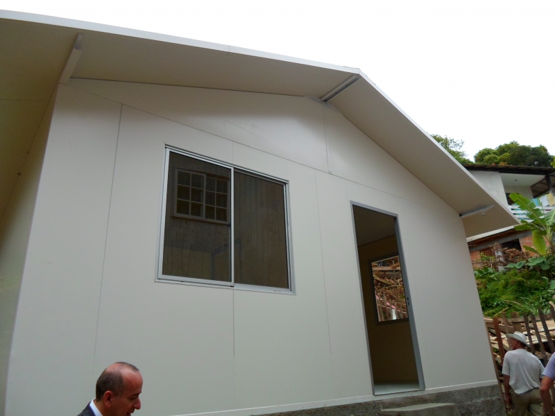 Habitação entrega terceira casa modular no Maciço