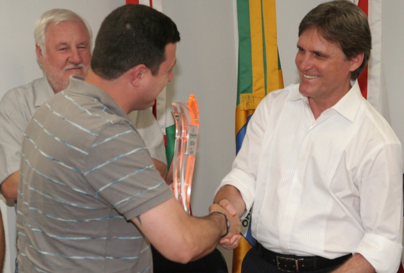 Prefeito Dário Berger recepciona atletas e técnicos campeões dos JASC