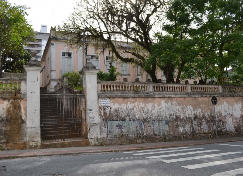 Parceria vai revitalizar escola em Florianópolis