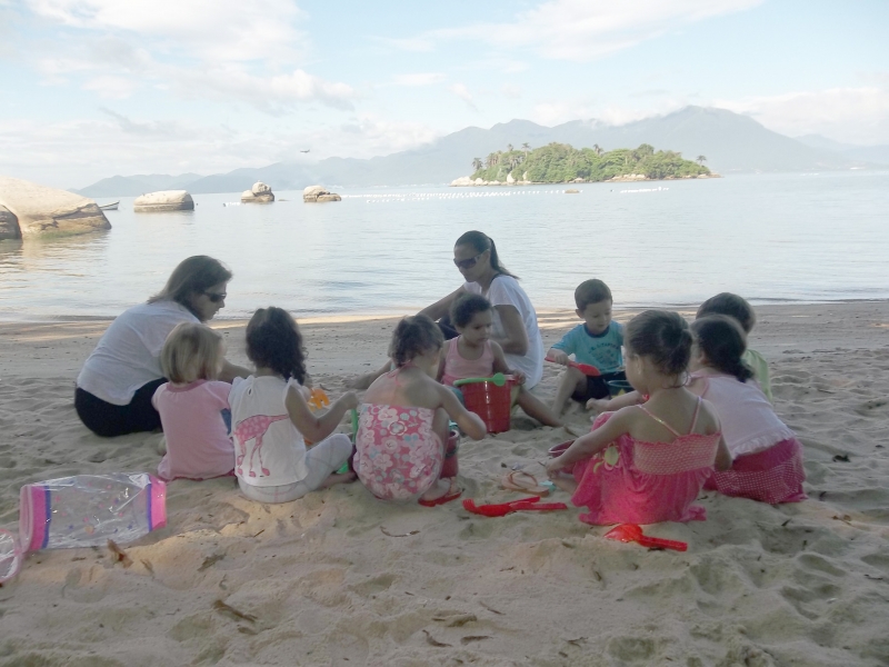 Crianças aprendem preservação ambiental na Praia da Tapera