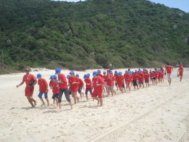 Bombeiros mirins se preparam para o verão