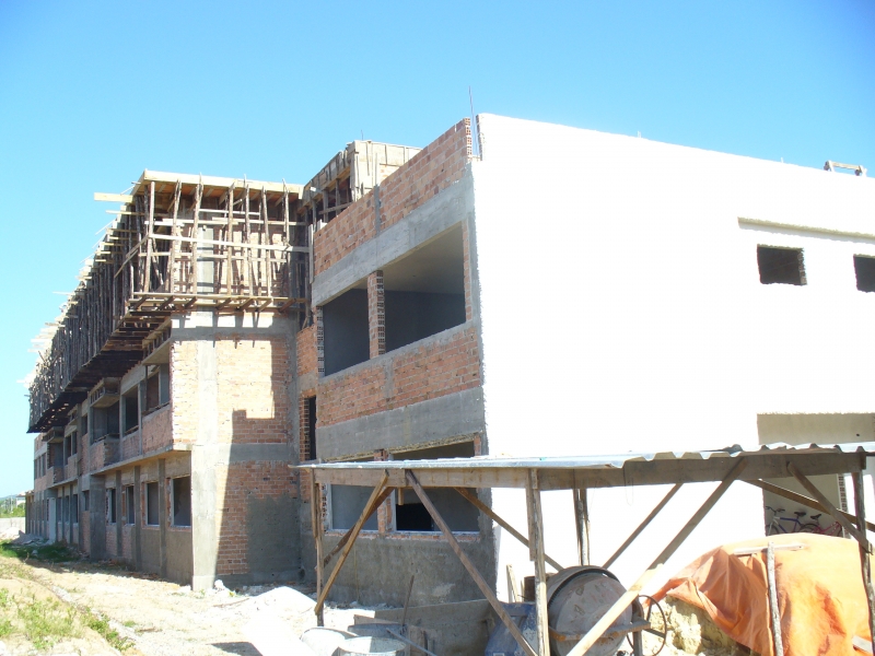 Ampliação e construção de escolas e creche