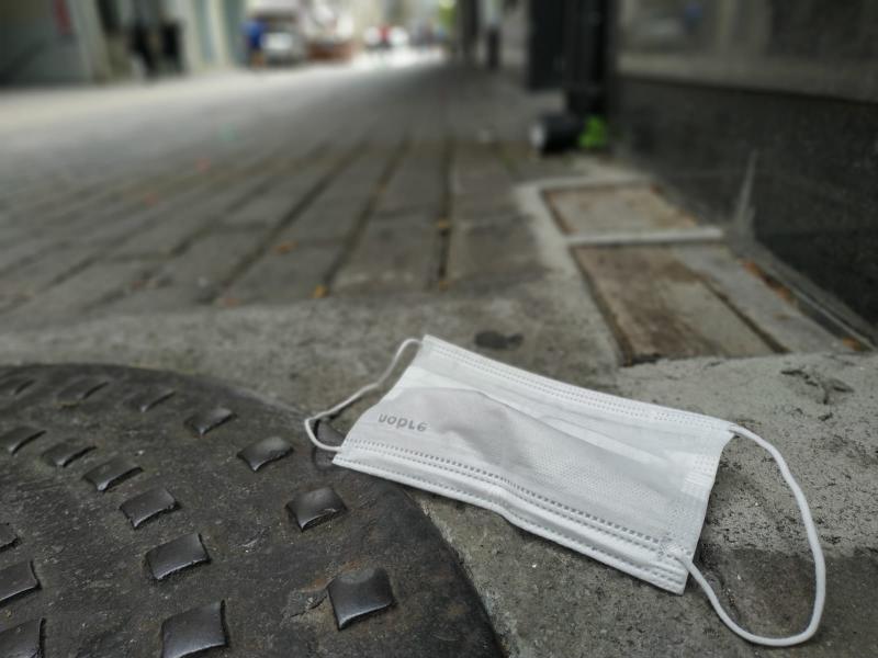 Prefeitura de Florianópolis orienta sobre o descarte correto de máscaras