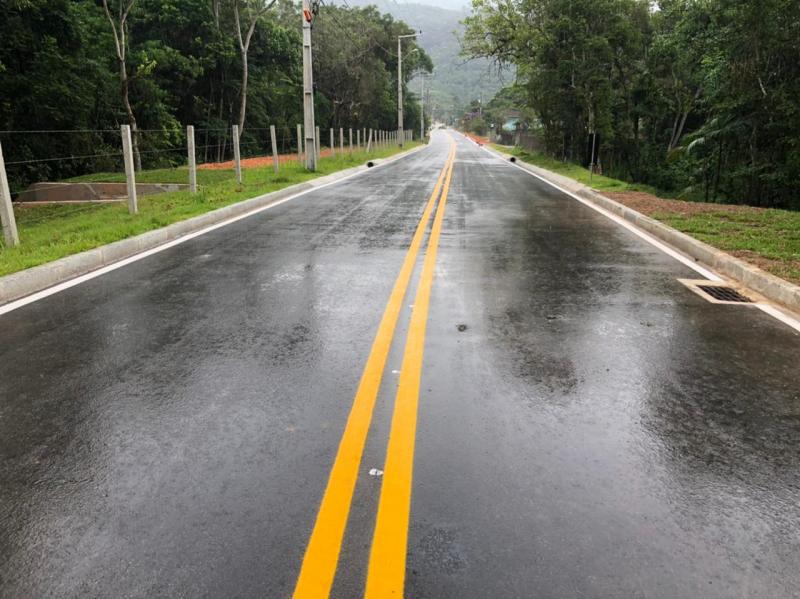 Prefeitura entrega Asfaltaço no Canto do Moreira, em Ratones