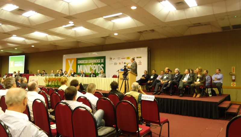 X Congresso Catarinense de Municípios conta com a presença dos servidores da FLORAM