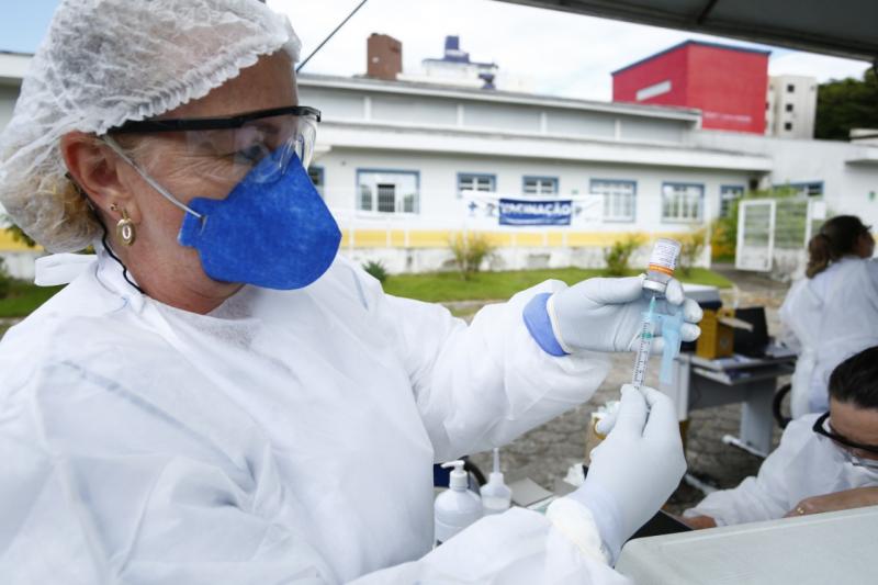 Florianópolis segue realizando segunda dose nesta quinta (24)