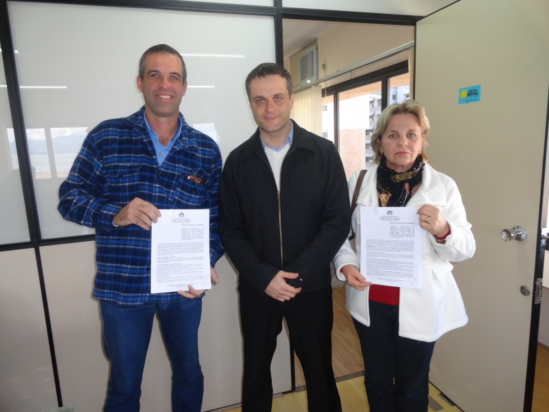 Assinados os primeiros contratos do Mercado