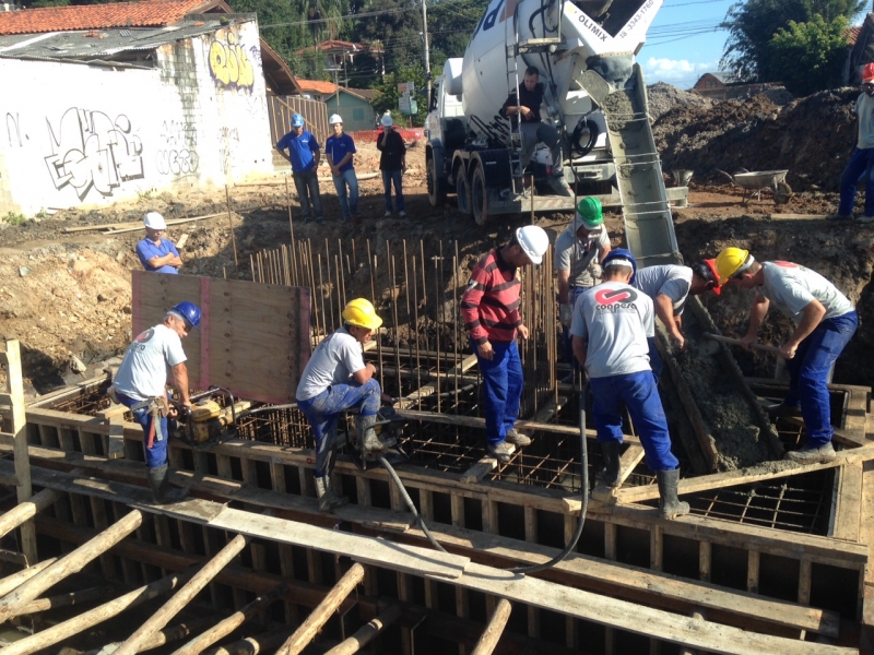 Elevado do Rio Tavares: primeiro bloco concretado