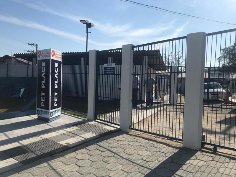Reforma do Centro de Controle de Zoonoses recebe visita da SMTAC