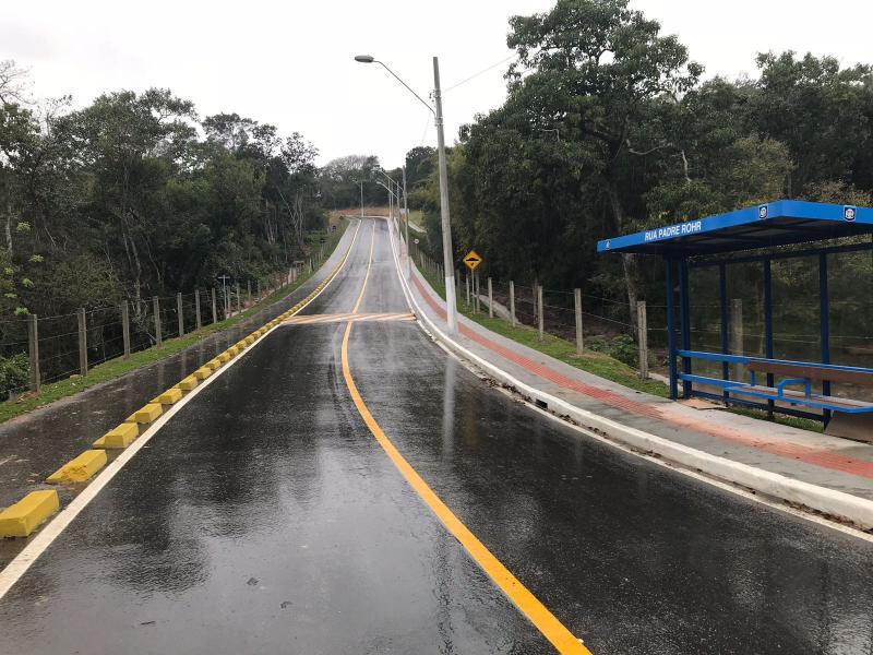  Rua Padre Rohr ganha pavimentação asfáltica 