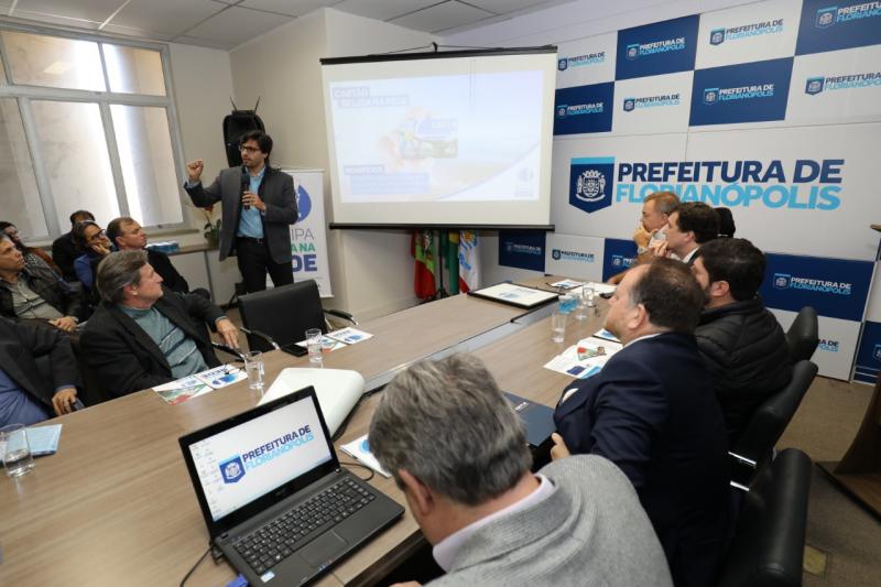 Prefeitura lança novo Programa Floripa Se Liga na Rede