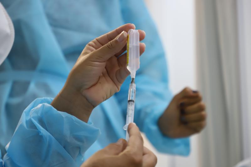 Florianópolis continua vacinação contra Covid-19, Influenza e vacinas do calendário, nesta terça-feira, 23 de agosto