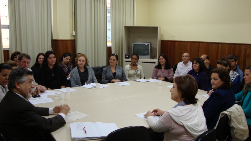 Novos conselheiros da Educação tomam posse