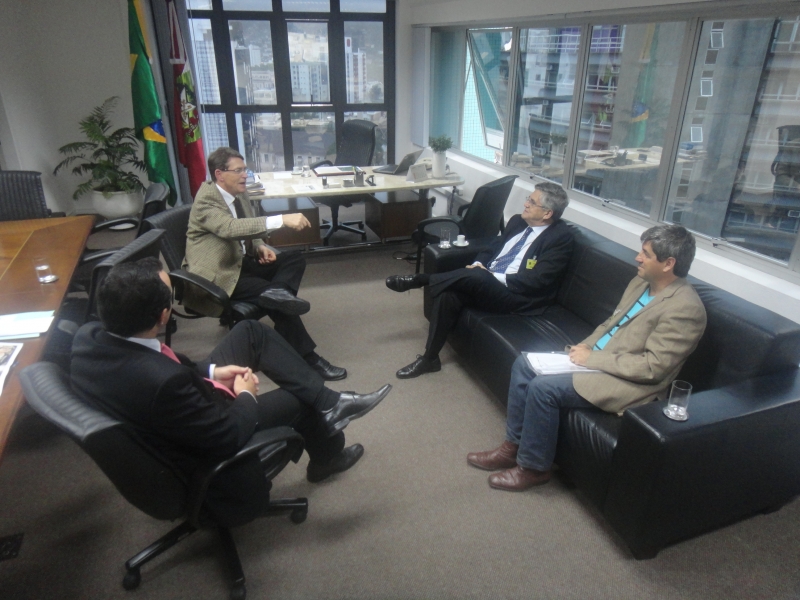 Eleições para diretores serão com urna eletrônica