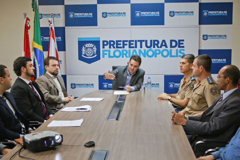 Programa Floripa Legal é lançado em Florianópolis