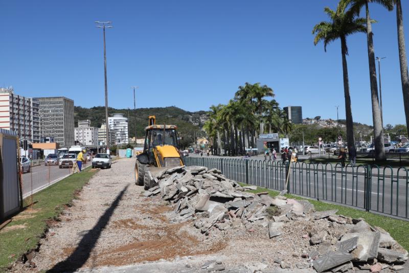 Prefeitura inicia revitalização do passeio da Paulo Fontes