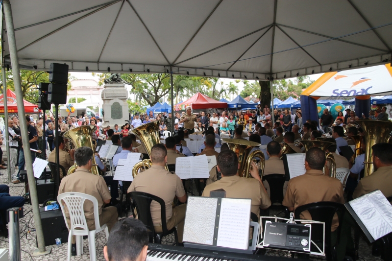 Encontro de bandas anima Semana da Conciliação