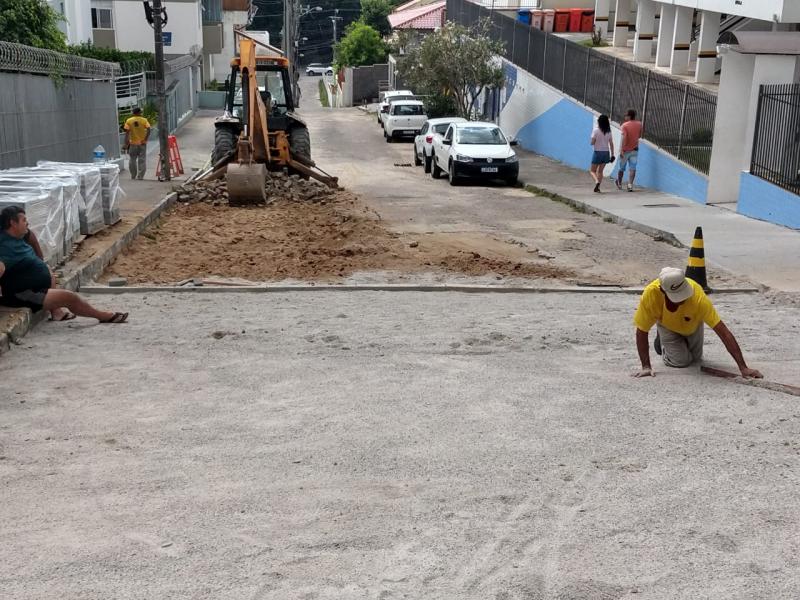 Prefeitura de Florianópolis acelera operação tapa buracos