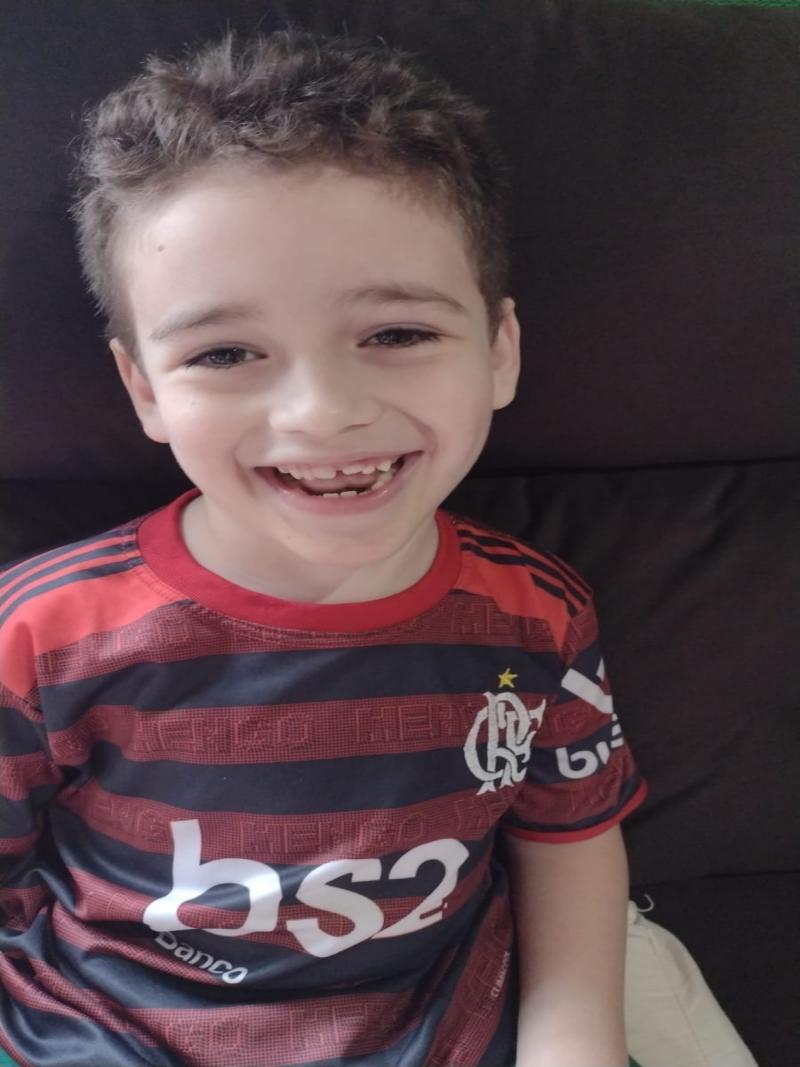 Apaixonado pelo Flamengo, garotinho da RME recebe vídeo de ídolo 
