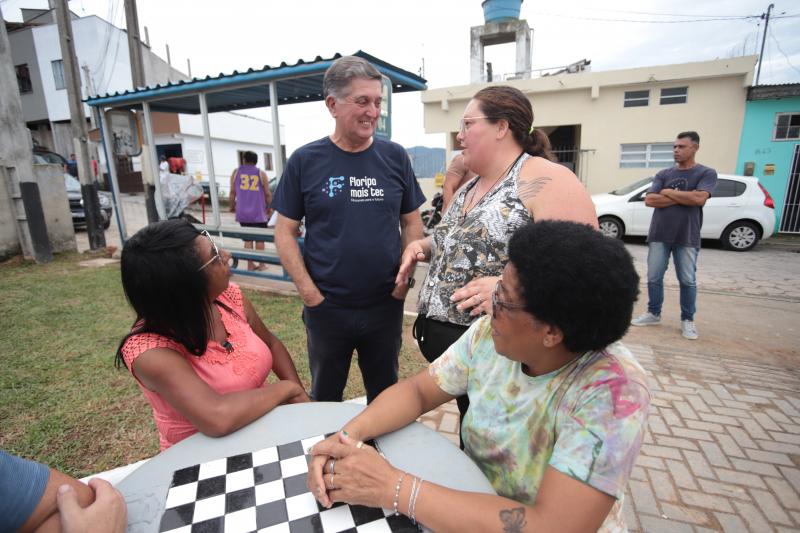 Comunidade da Serrinha recebeu praça revitalizada
