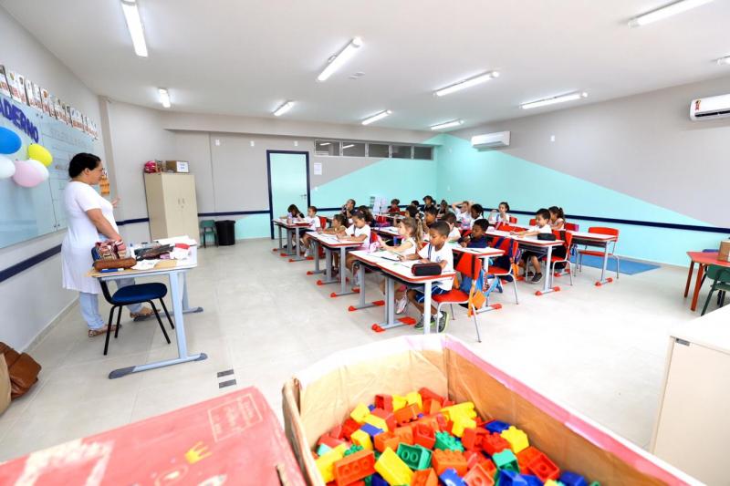 Educação da Capital terá psicólogos e assistentes sociais